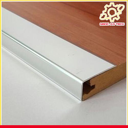 Nẹp inox bo góc ốp lát chữ L màu trắng bóng